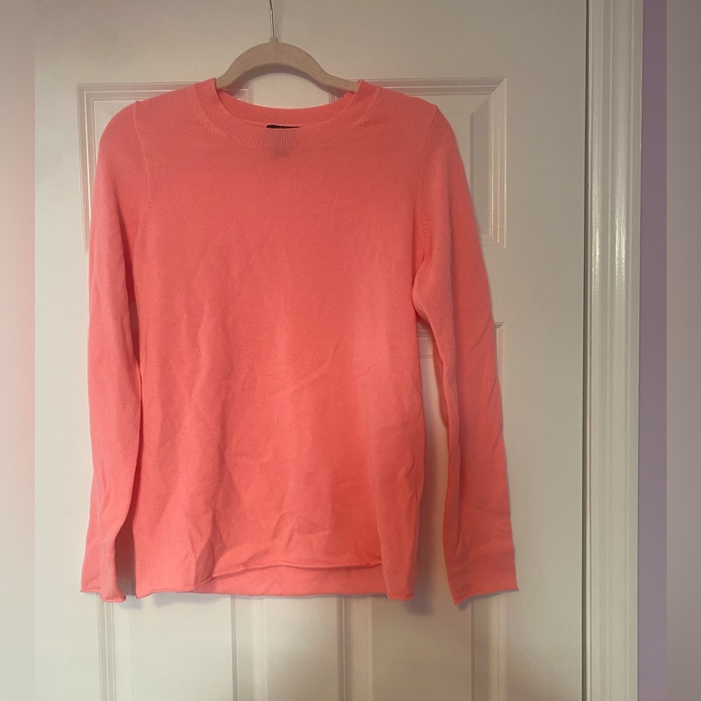 J. Crew women’s cashmere size medium top. Coral pinkish color.